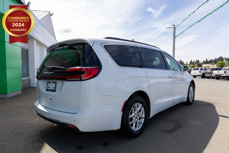 2022 Chrysler Pacifica Touring L-9