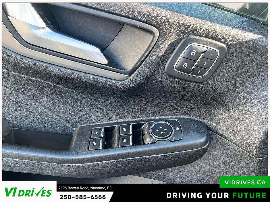 2021 Ford Escape Titanium Hybrid-10