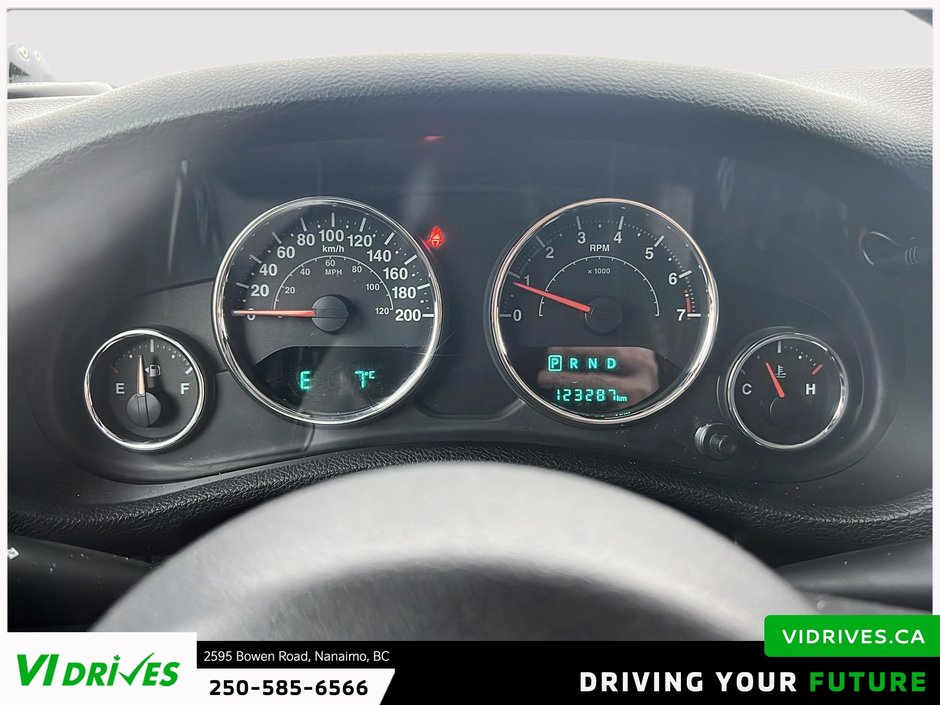 2017 Jeep Wrangler Unlimited Sahara-13