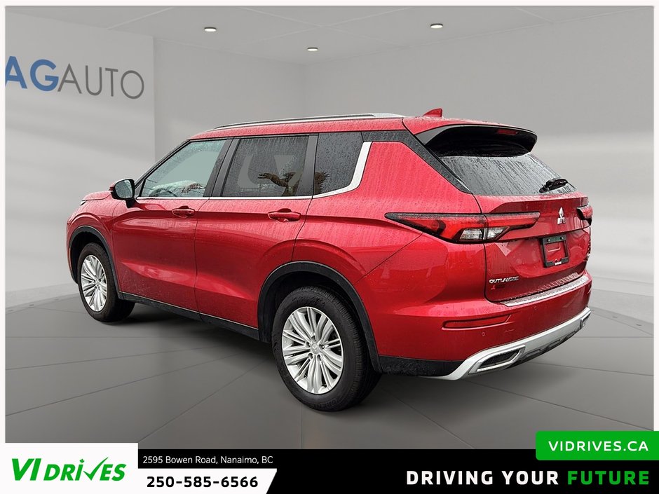 2024 Mitsubishi Outlander LE-3