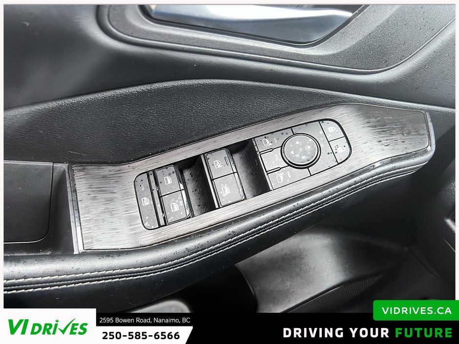 2025 Nissan Rogue SV Moonroof-9