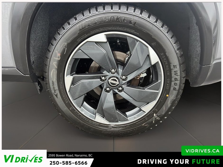 2025 Nissan Rogue SV Moonroof-6