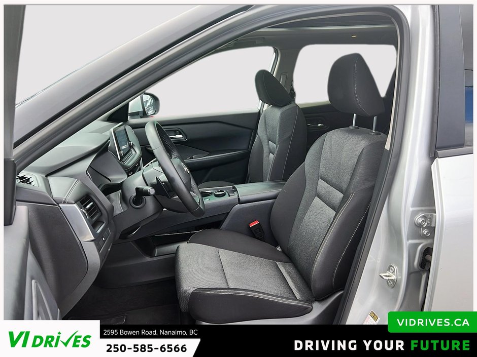 2025 Nissan Rogue SV Moonroof-7