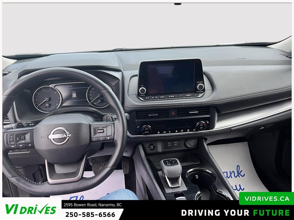 2025 Nissan Rogue SV Moonroof-8