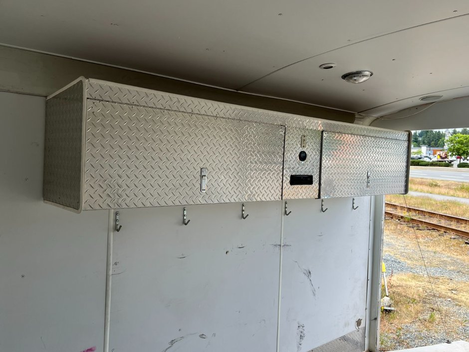 2009 XTREME SPORT 8.5X26 ENCLOSED TRAILER-8