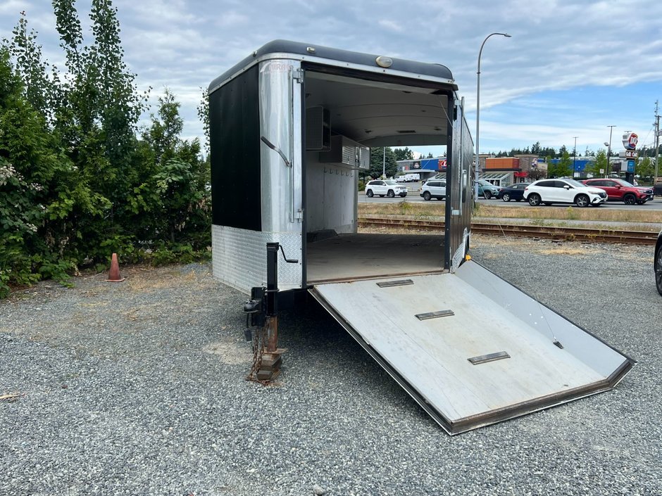 2009 XTREME SPORT 8.5X26 ENCLOSED TRAILER-4