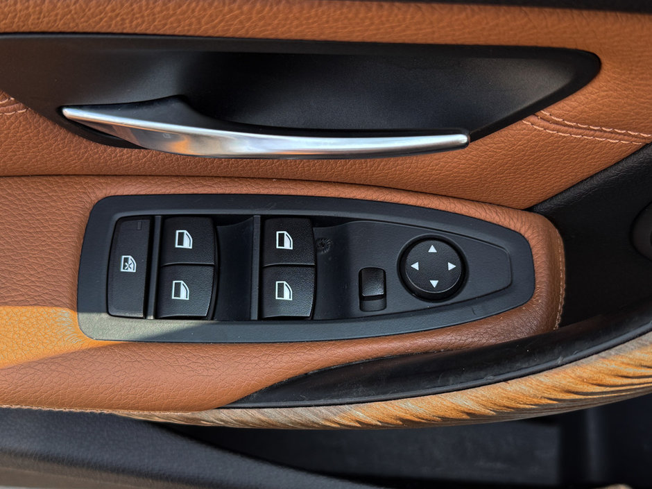 2015 BMW 3 Series 320i xDrive-19