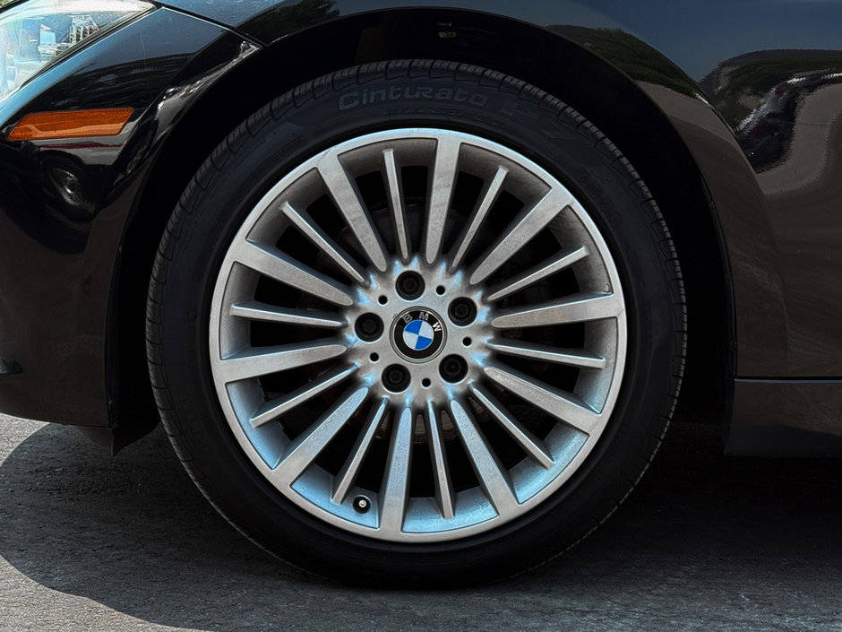 2015 BMW 3 Series 320i xDrive-12