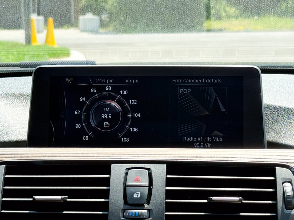 2015 BMW 3 Series 320i xDrive-18