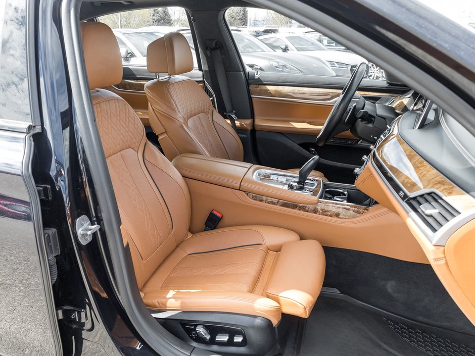 2019 BMW 7 Series 750i xDrive-28