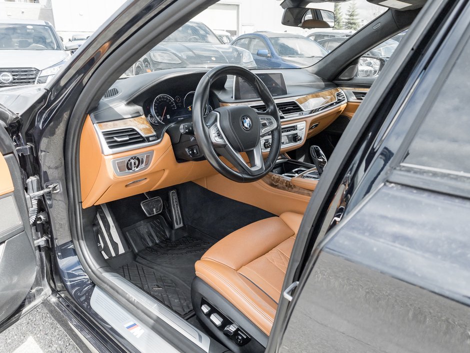 2019 BMW 7 Series 750i xDrive-10