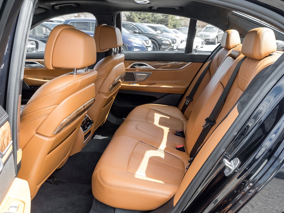2019 BMW 7 Series 750i xDrive-29