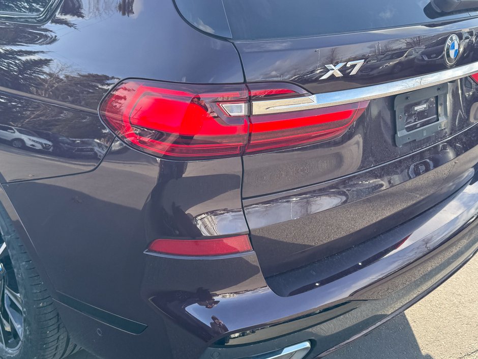 2022 BMW X7 xDrive40i-10