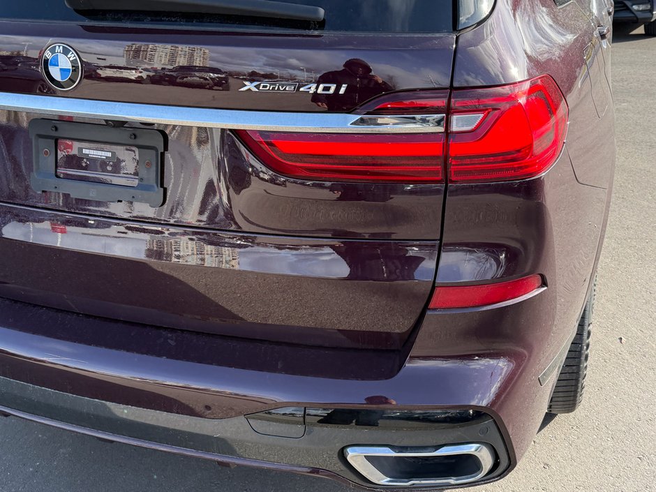 2022 BMW X7 xDrive40i-11