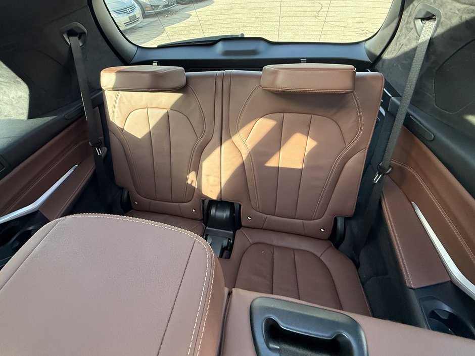 2022 BMW X7 xDrive40i-15