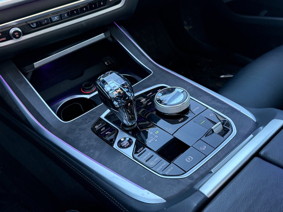 2022 BMW X7 xDrive40i-23