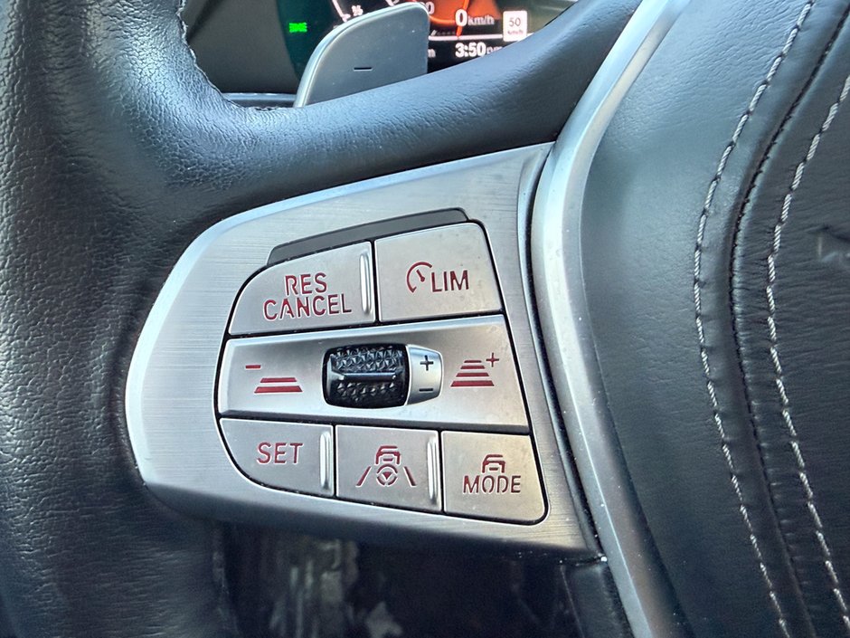 2022 BMW X7 xDrive40i-26