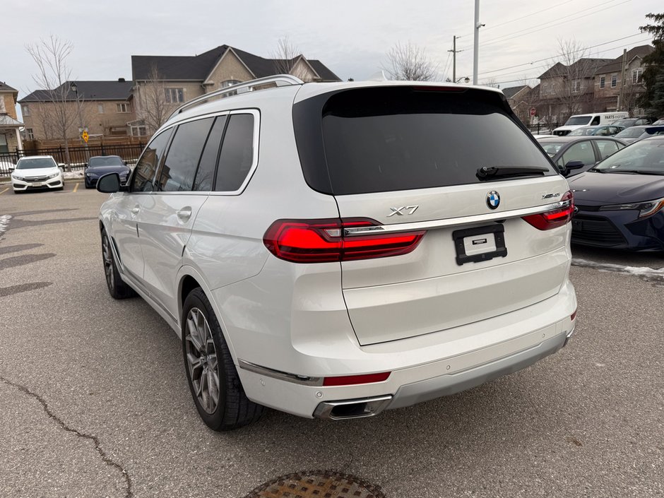 2022 BMW X7 xDrive40i-4