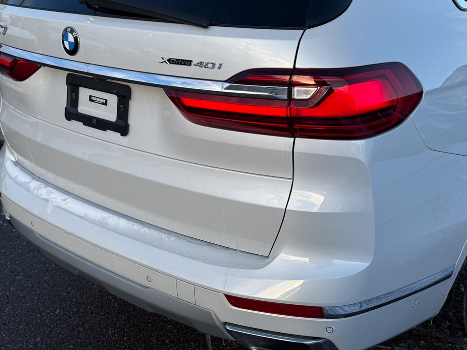 2022 BMW X7 xDrive40i-12