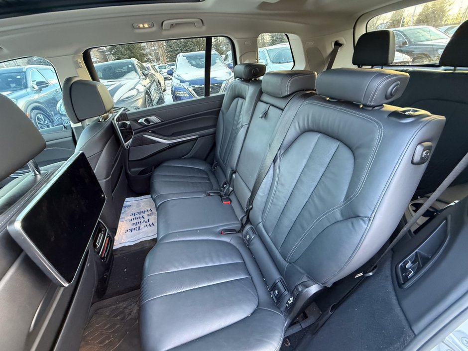 2022 BMW X7 xDrive40i-17