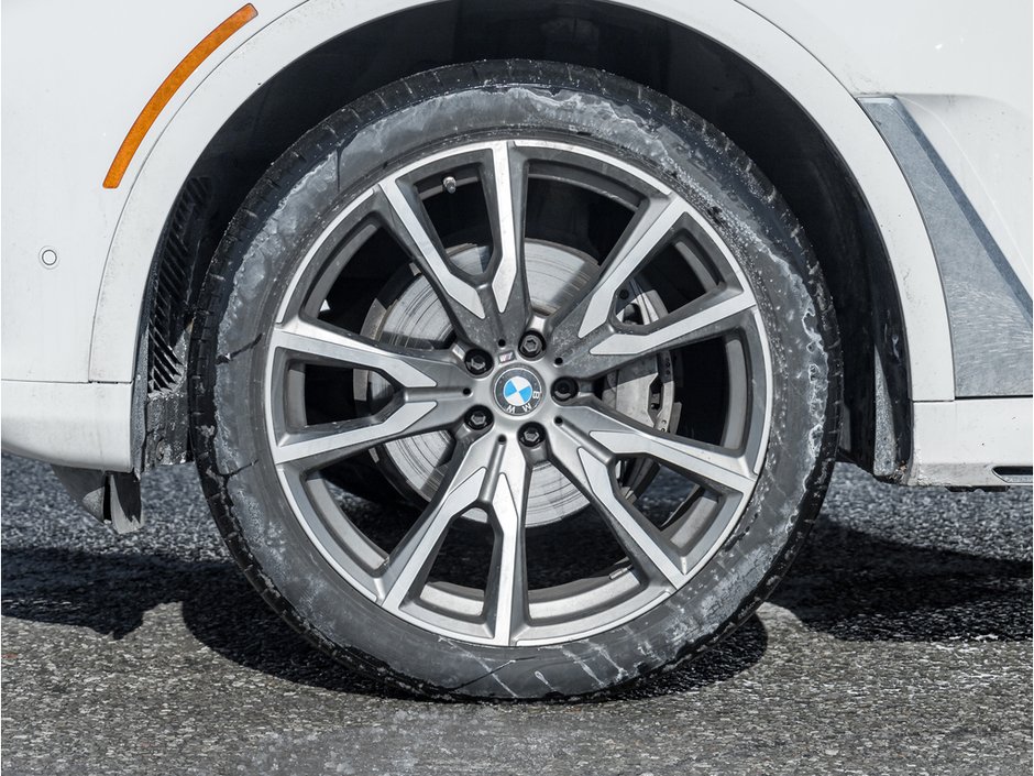 2022 BMW X7 xDrive40i-4