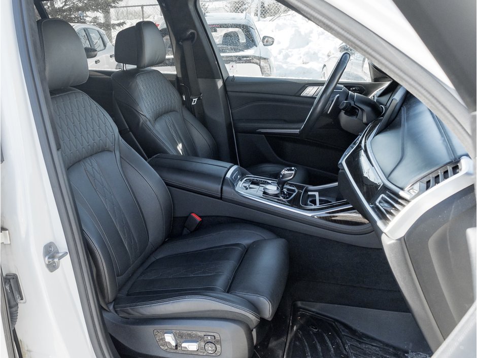 2022 BMW X7 xDrive40i-26