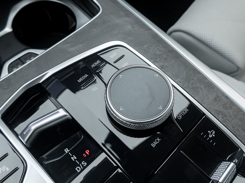 2023 BMW X7 xDrive40i-22