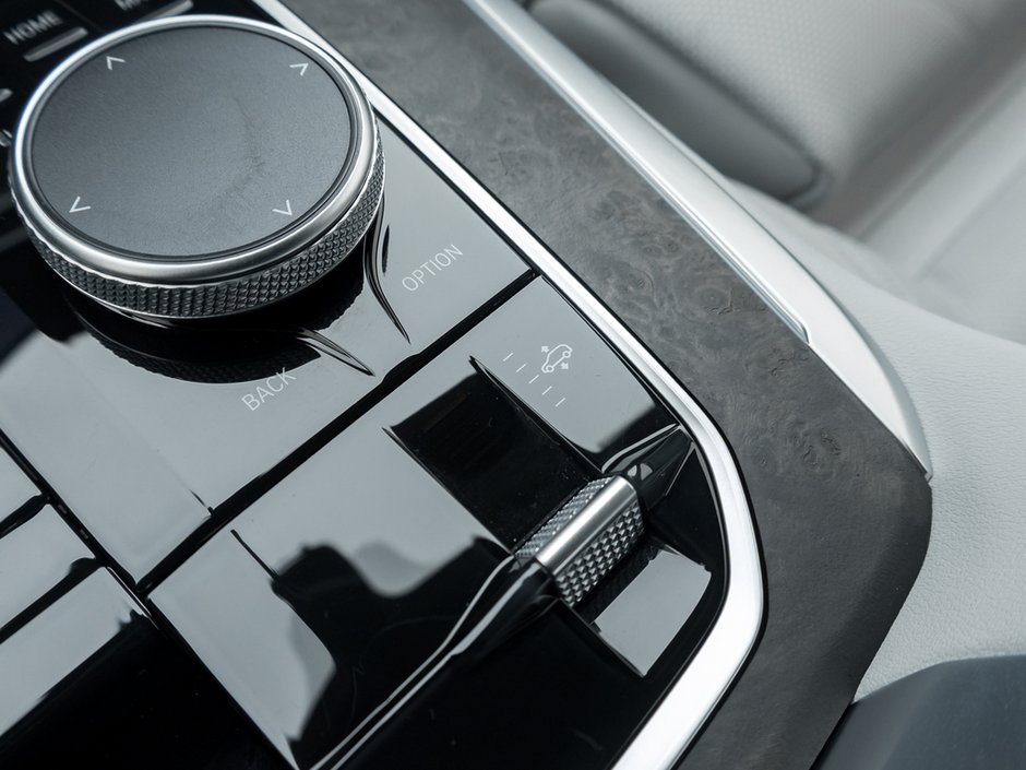 2023 BMW X7 xDrive40i-21