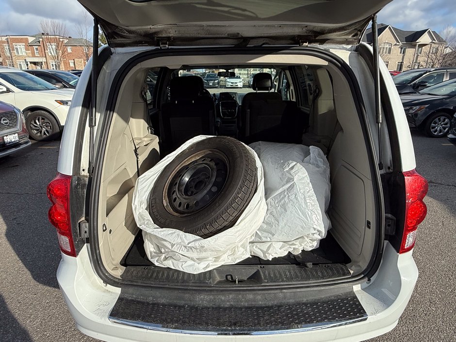 2016 Dodge Grand Caravan SXT-13