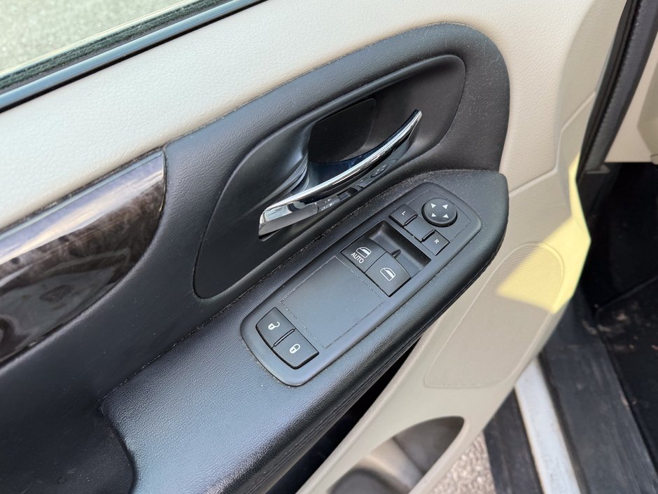 2016 Dodge Grand Caravan SXT-18