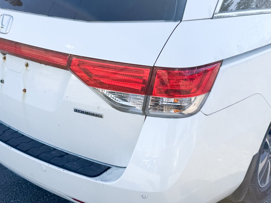 2016 Honda Odyssey Touring-11