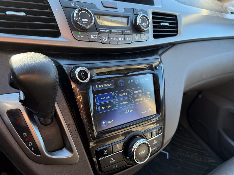 2016 Honda Odyssey Touring-24