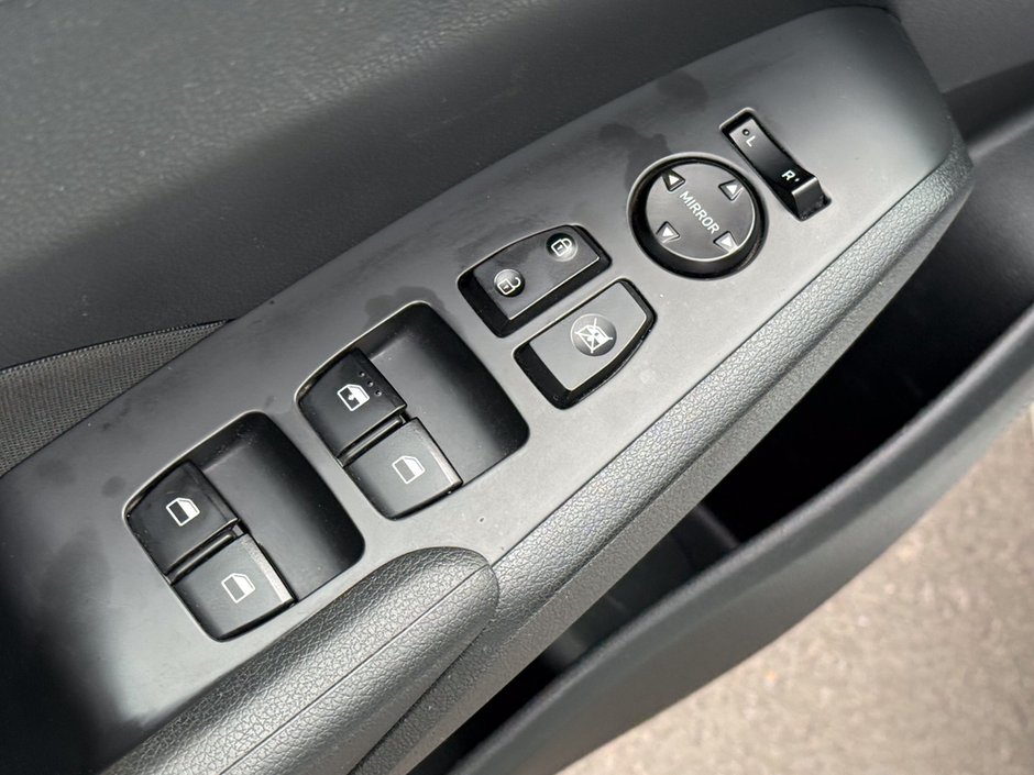 2018 Hyundai Accent GL-12