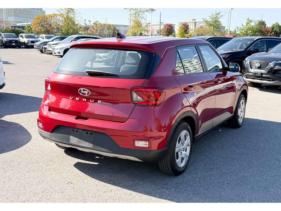 2022 Hyundai Venue Essential-7