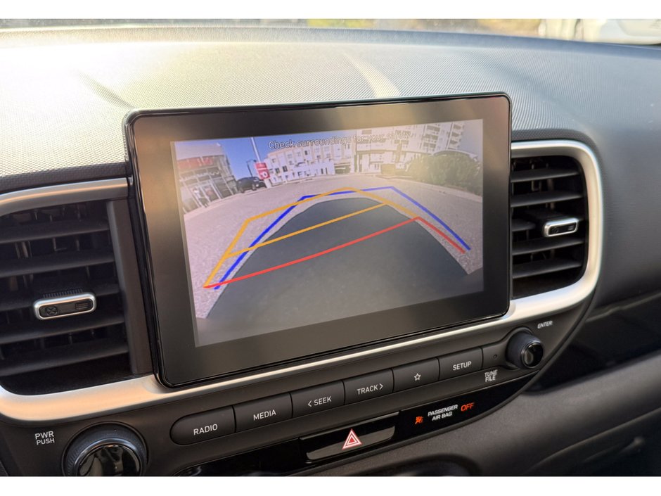 2022 Hyundai Venue Essential-19