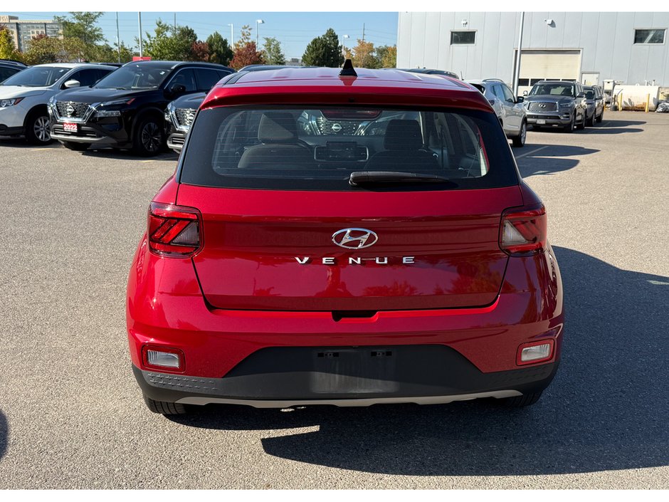 2022 Hyundai Venue Essential-6