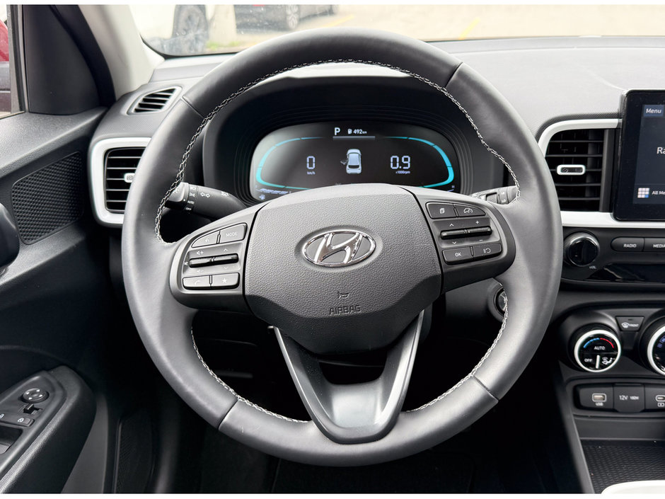 2025 Hyundai Venue Preferred-17