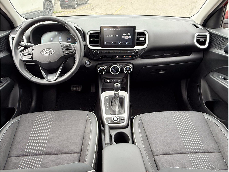 2025 Hyundai Venue Preferred-15