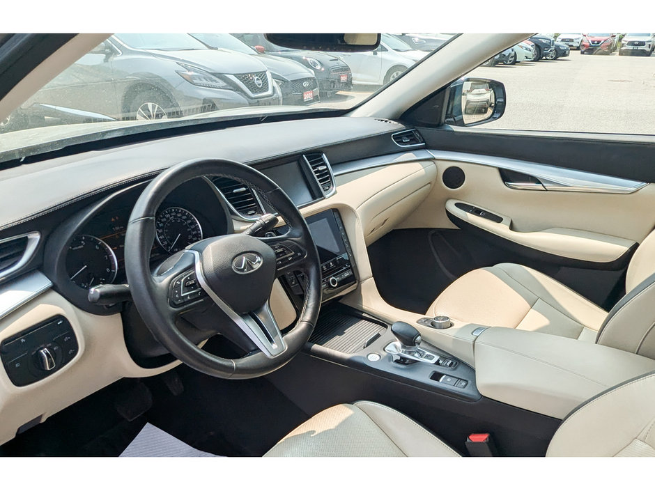 2019 Infiniti QX50 ESSENTIAL-19