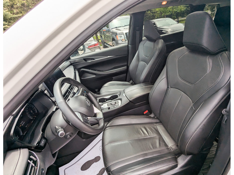 2023 Infiniti QX60 LUXE-25