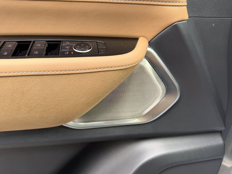 2025 Infiniti QX80 SENSORY-23