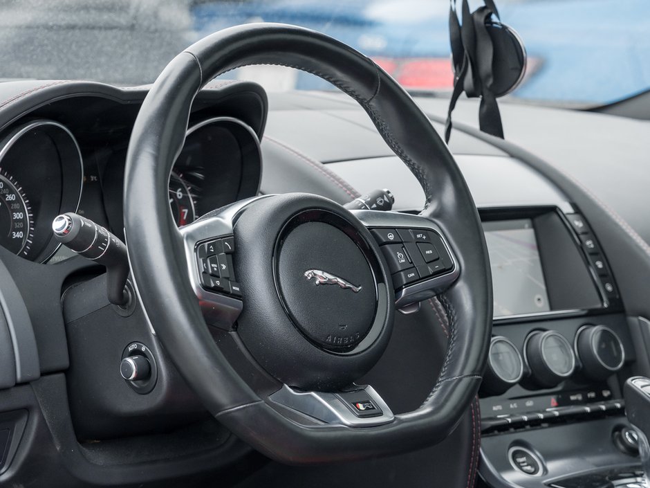 2018 Jaguar F-TYPE R-12