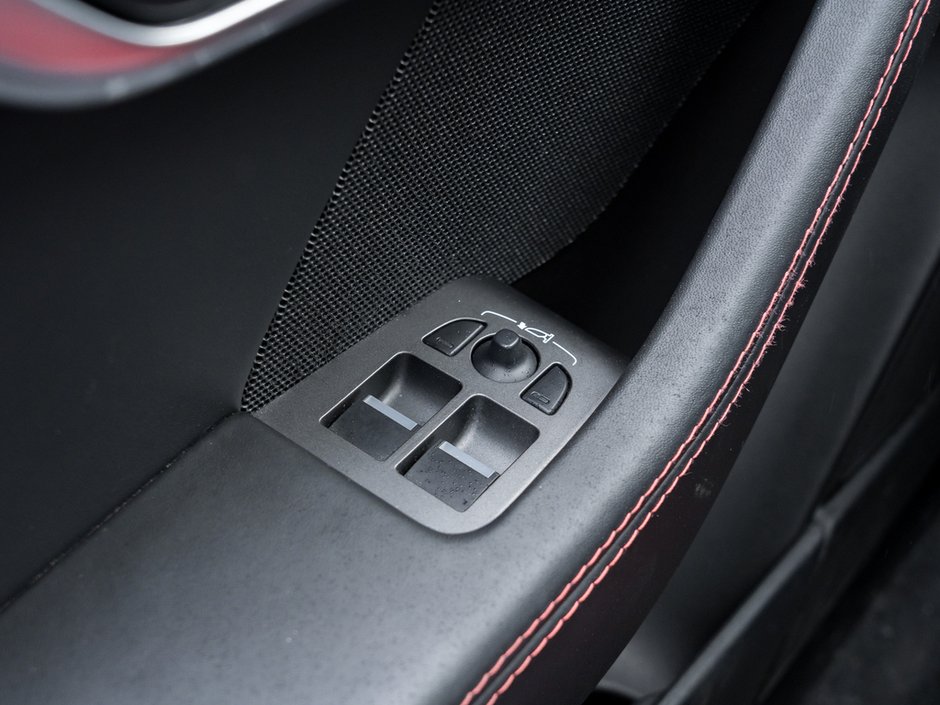 2018 Jaguar F-TYPE R-18