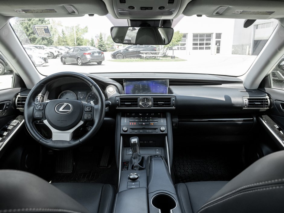 2018 Lexus IS 300-25