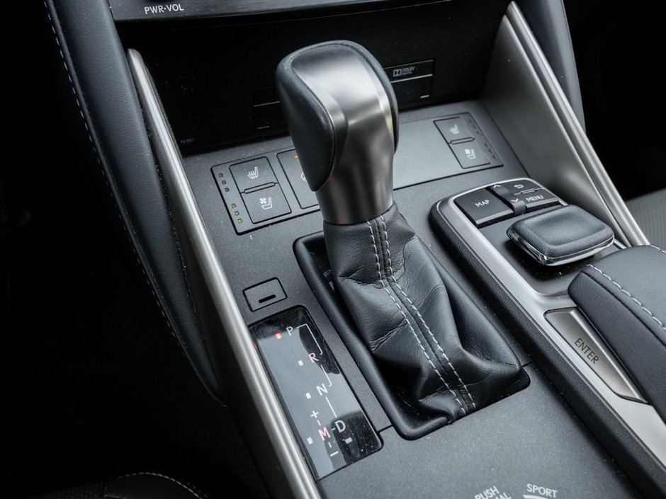 2018 Lexus IS 300-16