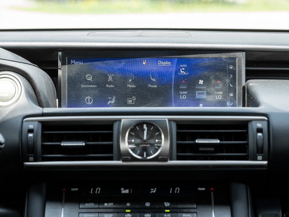 2018 Lexus IS 300-26