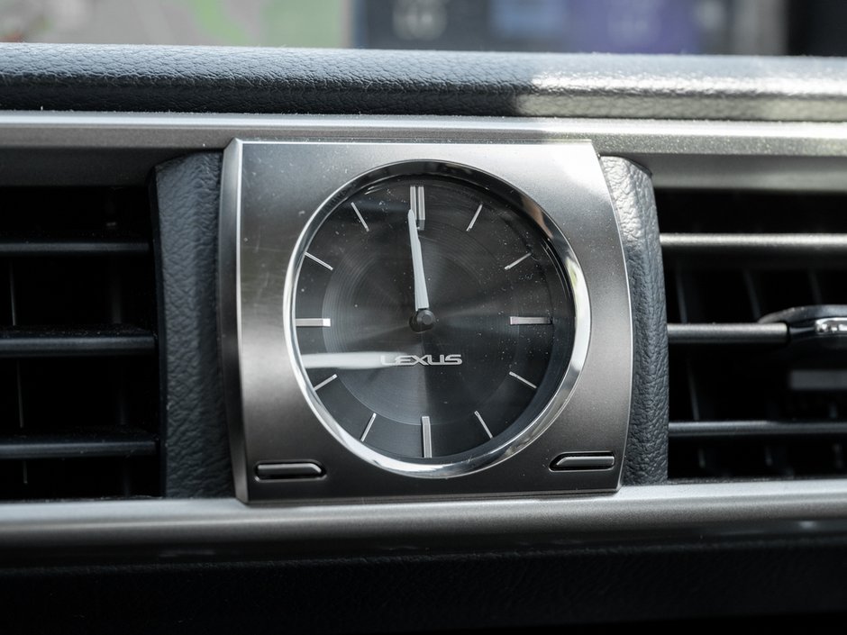 2018 Lexus IS 300-17