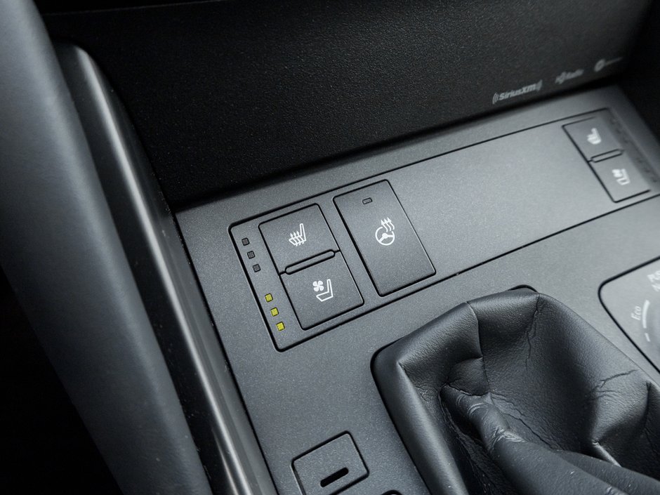 2024 Lexus IS 300-17