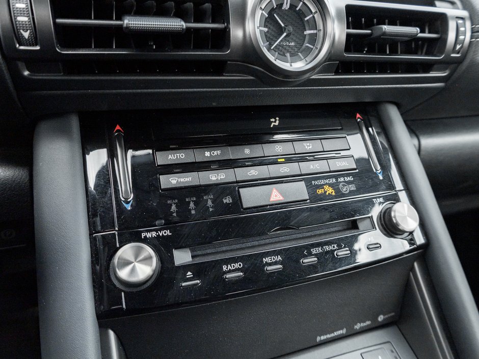 2024 Lexus IS 300-18
