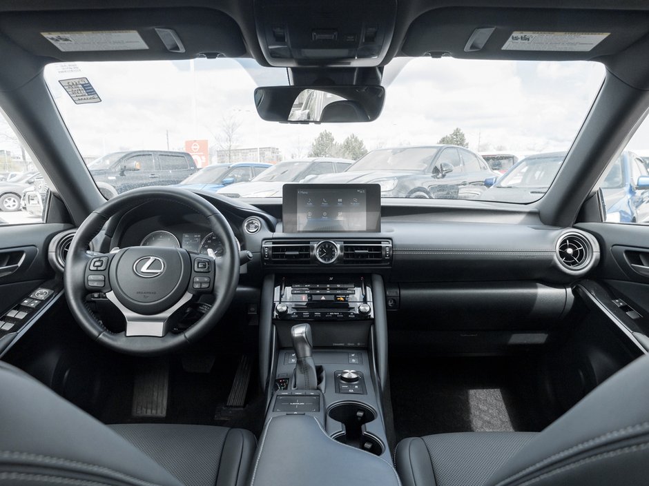 2024 Lexus IS 300-24